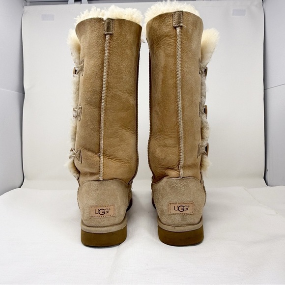 UGG Bailey Button Triplet ll Tan Winter Boots with Sheepskin Lining size 10 - Picture 4 of 15